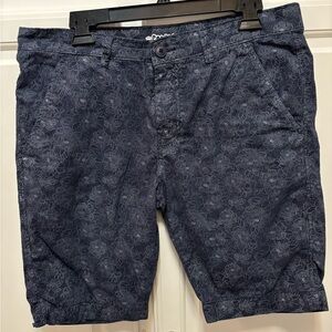 Pop Icon Blue White Floral Print Flat Front Shorts Men’s Size 32